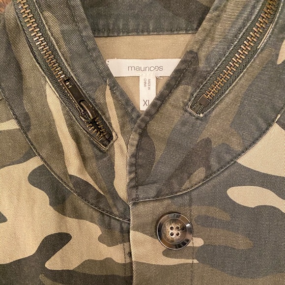SOLD‼️Camo jacket coat - Picture 3 of 4